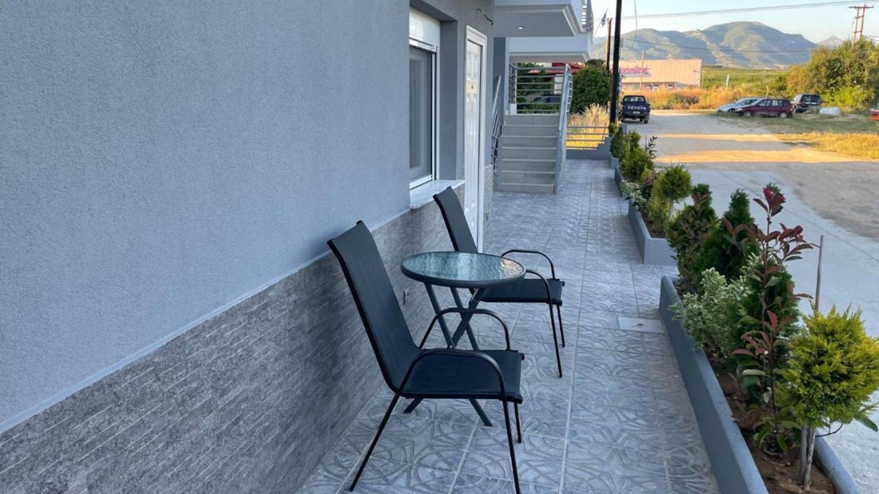 Luxrooms Ofrínion Exterior photo